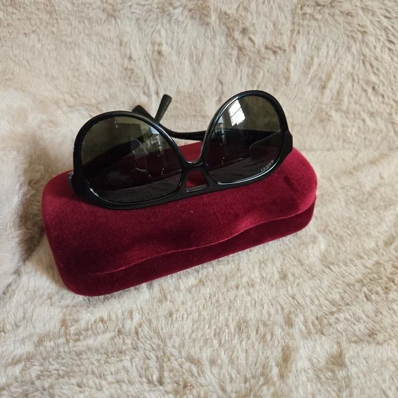 Gucci | Accessories | Authentic Gucci New Gg59sn 003 Black  display picture 3